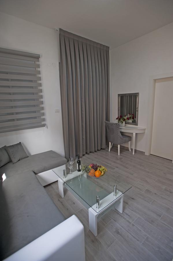 Rothschild 1929 Luxury Apartments Hotel Haifa Exteriör bild