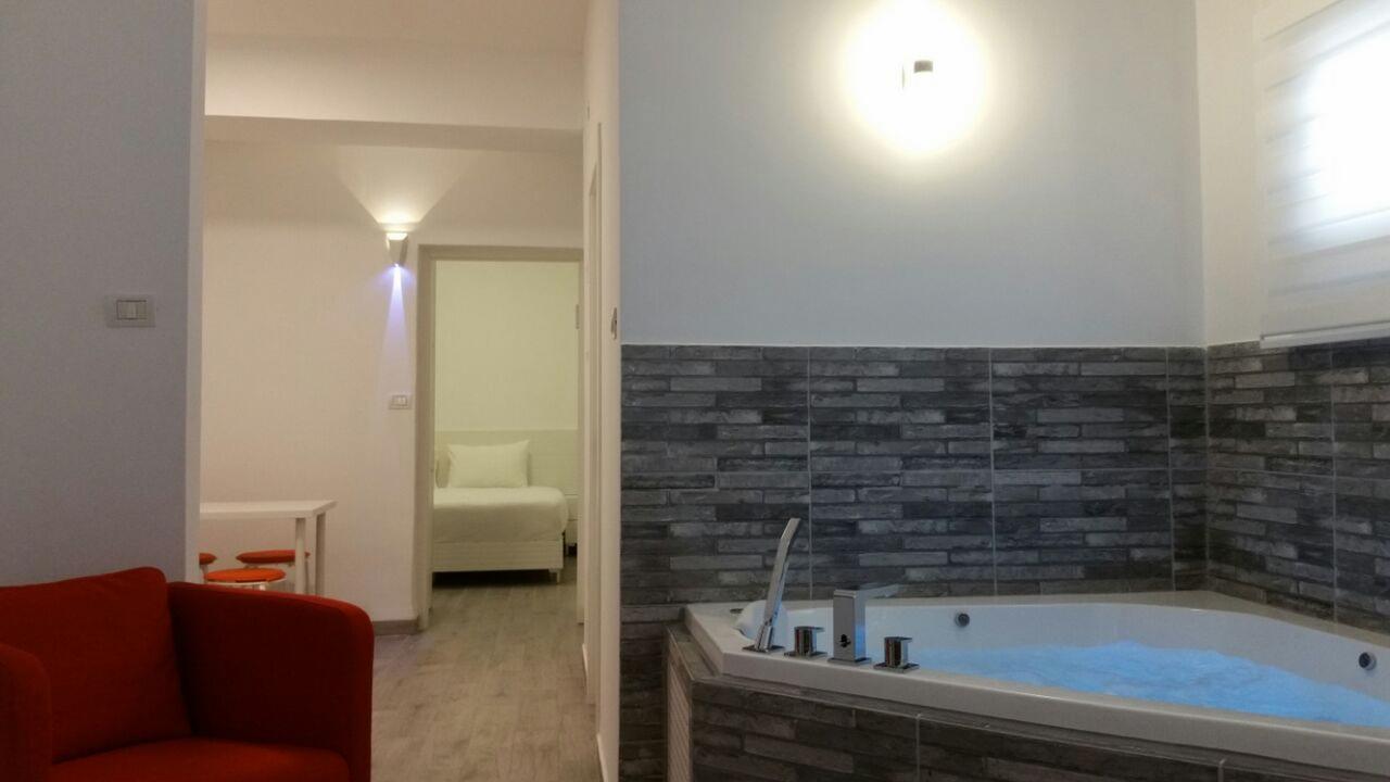 Rothschild 1929 Luxury Apartments Hotel Haifa Exteriör bild
