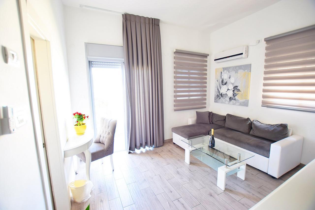 Rothschild 1929 Luxury Apartments Hotel Haifa Exteriör bild