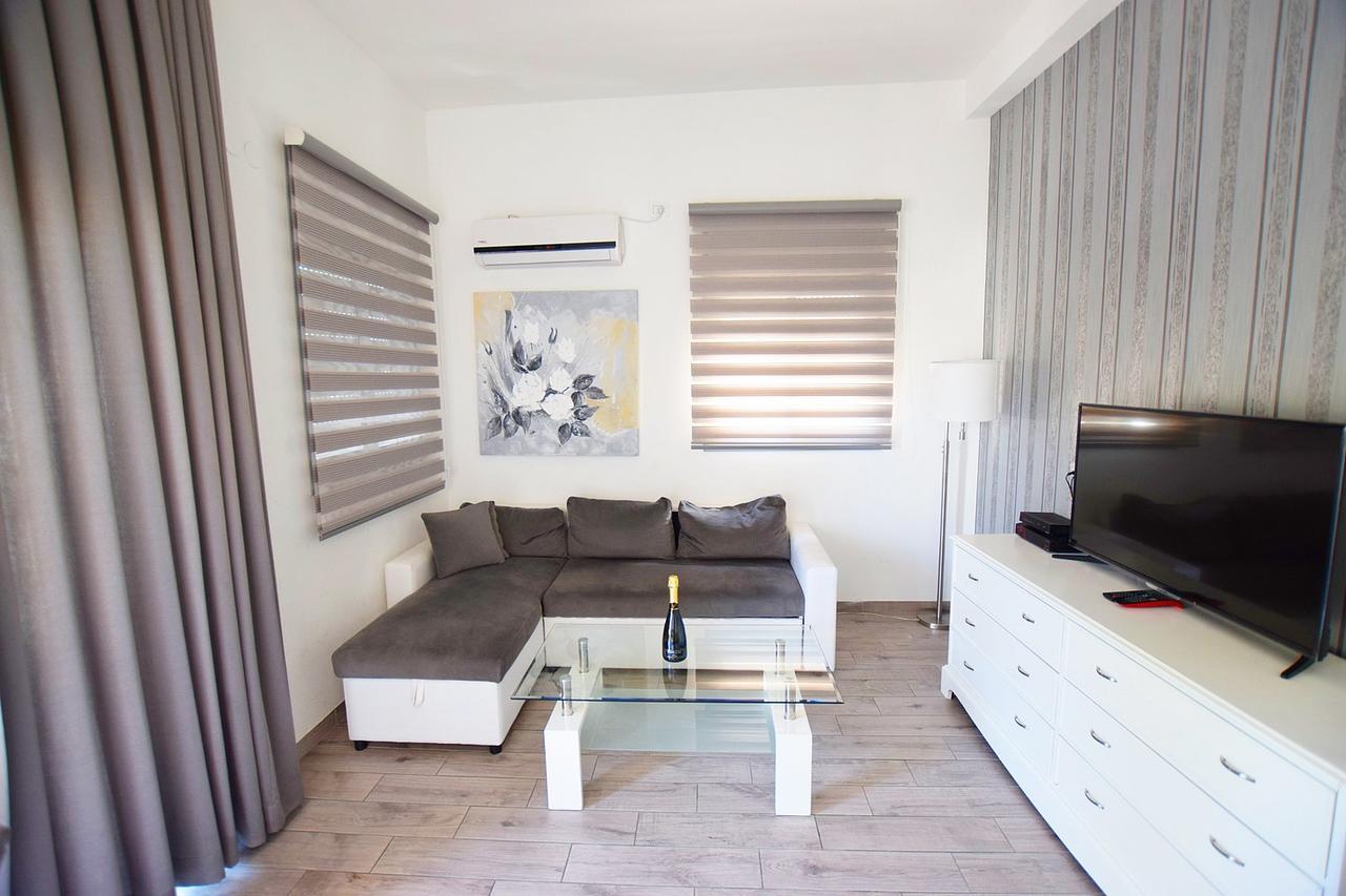 Rothschild 1929 Luxury Apartments Hotel Haifa Exteriör bild