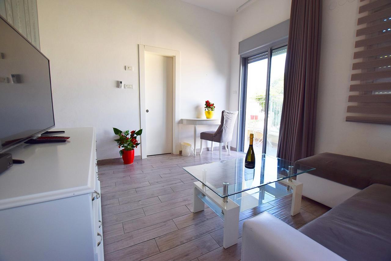 Rothschild 1929 Luxury Apartments Hotel Haifa Exteriör bild