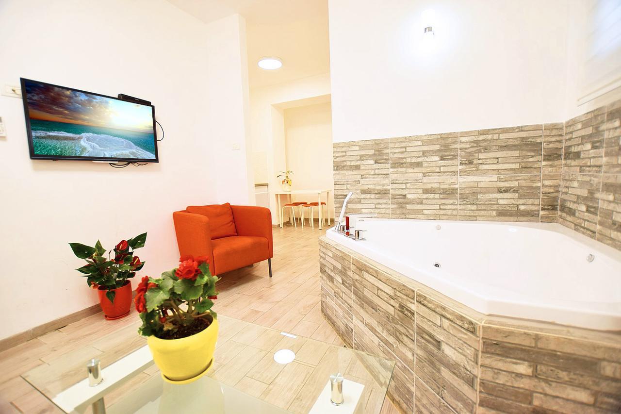 Rothschild 1929 Luxury Apartments Hotel Haifa Exteriör bild
